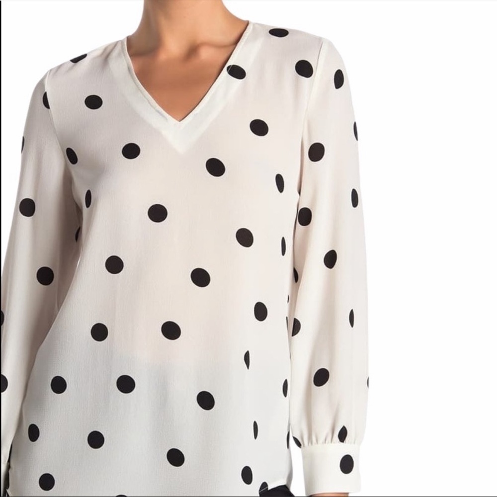 ADRIANA PAPELL NWT Polka Dot V Neck Tunic Top Size Small in Black and White